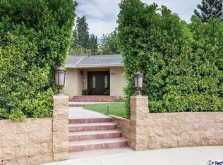 4612 La Cesta Pl, Tarzana, CA 91356