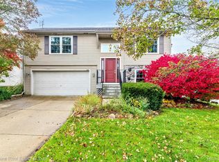 1651 Newgate Ln, Howell, MI 48843