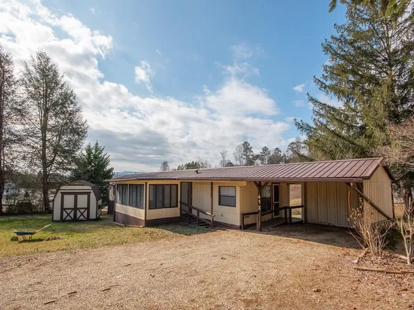 41 Maples Park Dr, Franklin, NC 28734