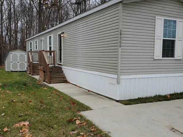 29907 Montmorency Dr, Novi, MI 48377