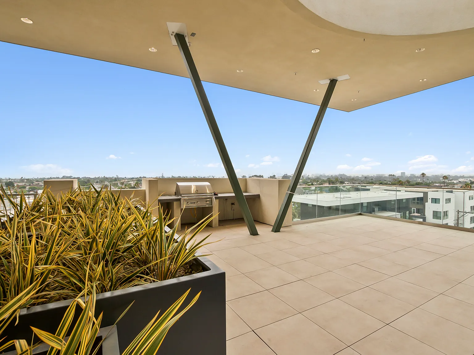 3067 N Park Way — Photo 3