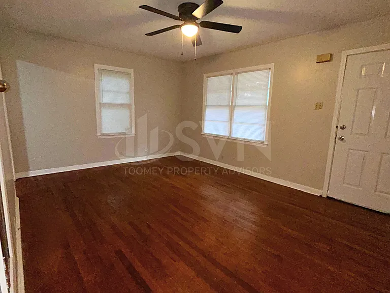 2958 Frederick St — Photo 4