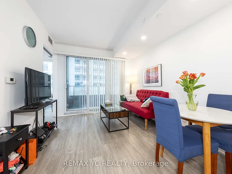 19 Western Battery Rd #801 — Photo 2