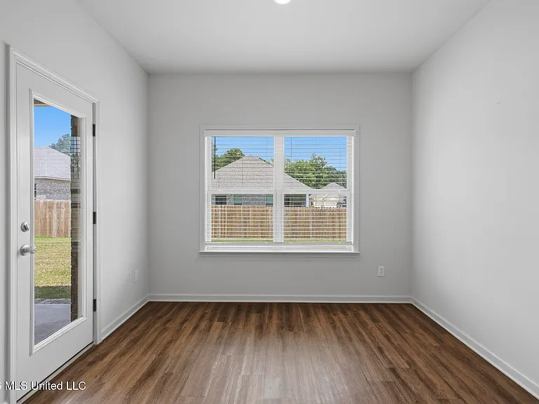 429 Piney Dr — Photo 12