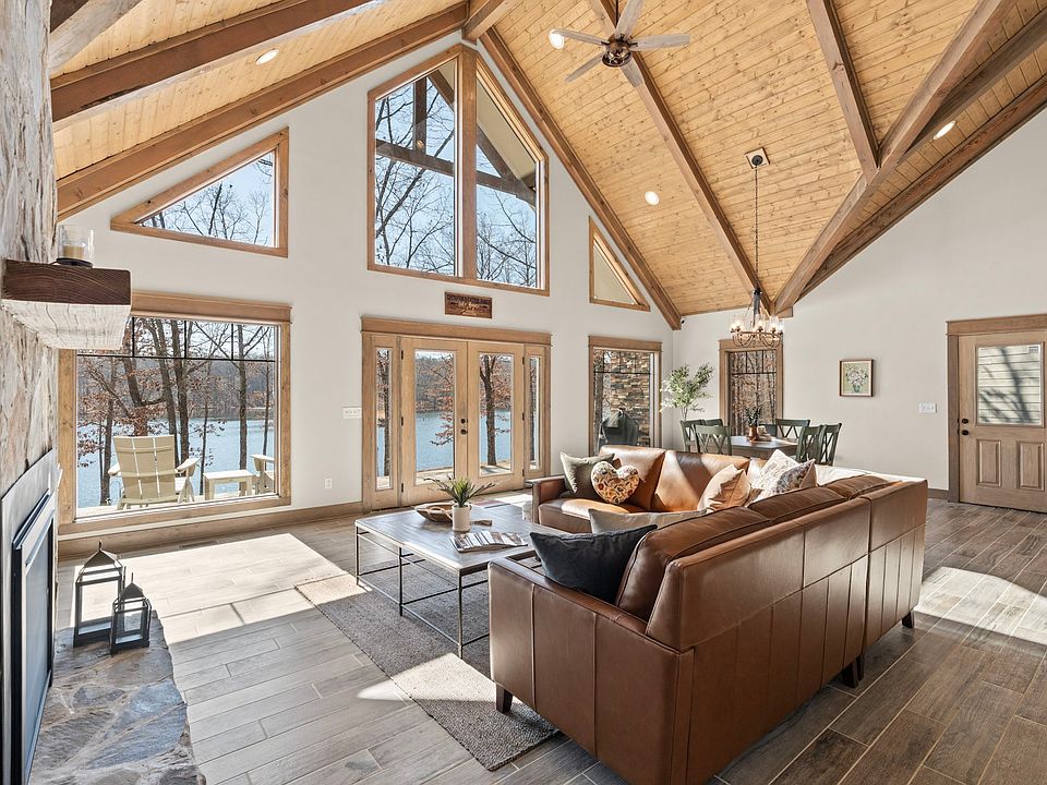 1st image of 722 Hemlock Ln