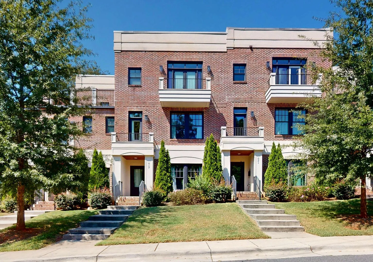 617 W Worthington Ave — Photo 1
