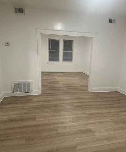 2700 Roslyn Ave #5 — Photo 8