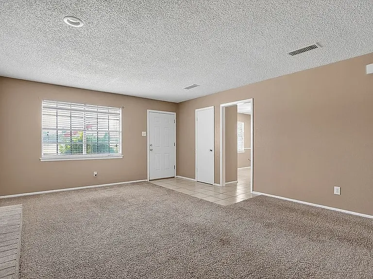 2615 Haynes Dr #B — Photo 5