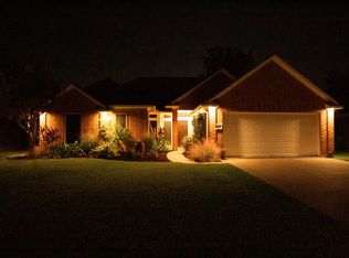 1213 Sagebrush St, Angleton, TX 77515