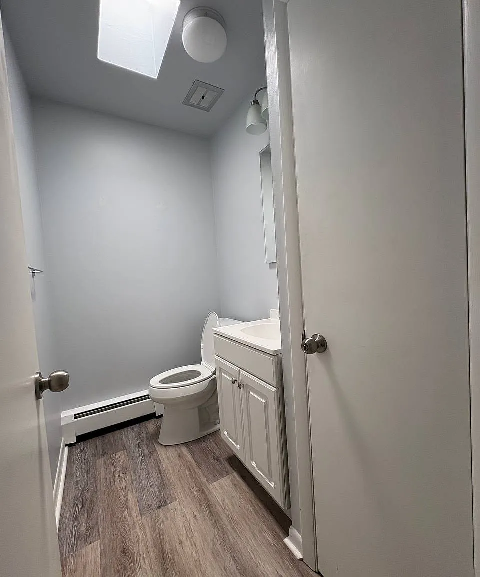 2 bed, 1.5 bath, 1300 sqft, $1,750 — Photo 4