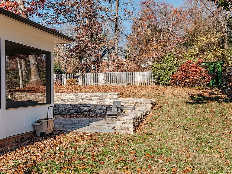 1629 Hardwood Ave — Photo 35