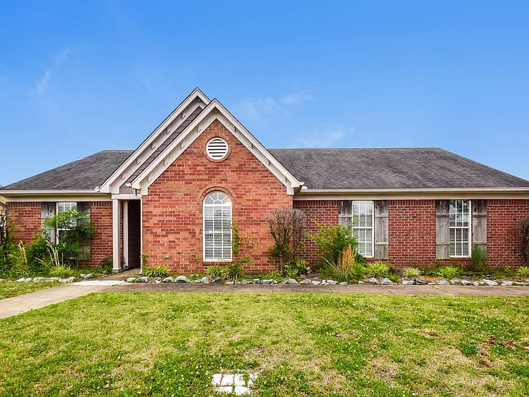 4255 Man Of War Dr — Photo 1