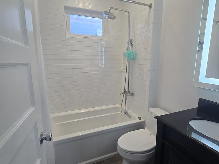 254 W Utica St — Photo 18