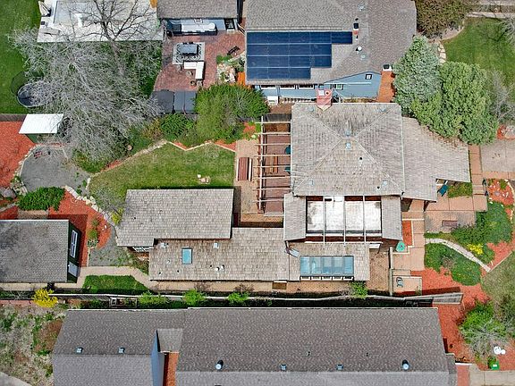 4th image of 1535 Peterson St