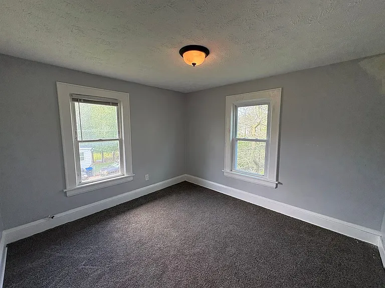 897 Peckham St — Photo 9