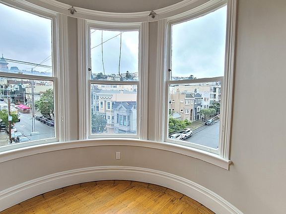 5th image of 3100 Steiner St #5