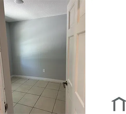 4 bed, 1200 sqft, $2,500 — Photo 4