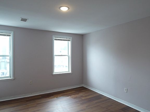 4th image of 852 N 42nd St