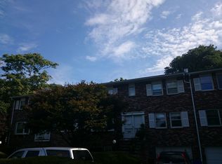 43 Hammond Pond Pkwy, Brookline, MA 02467