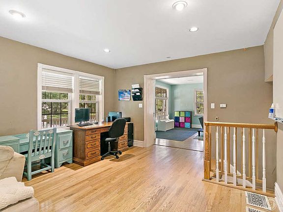 5th image of 704 Olson St