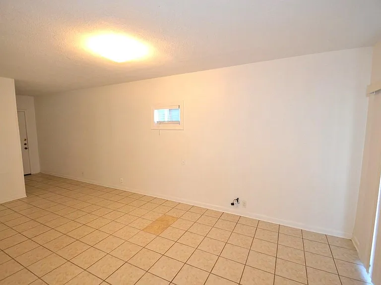 1211 Ridgemont Dr — Photo 6