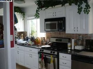 21355 Santos St, Hayward, CA 94541