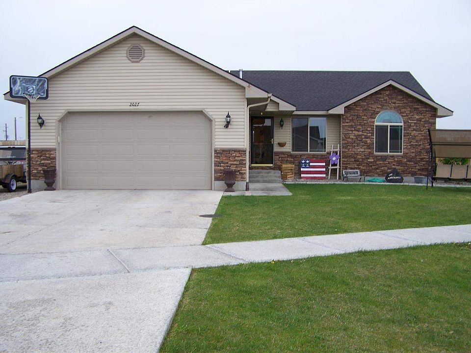 1st image of 2027 Edmiston Dr