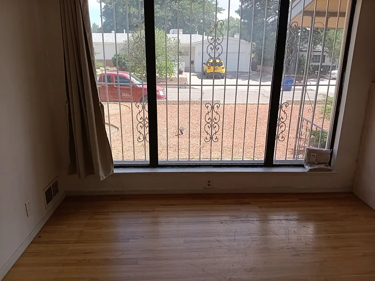 9825 Robin Ave NE — Photo 6