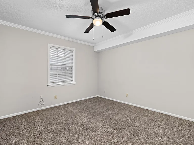 432 N Chestnut St #7 — Photo 10