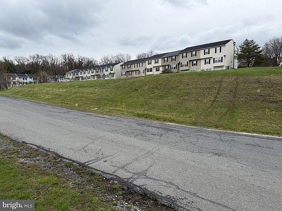 4th image of 38-45 Morningstar Dr