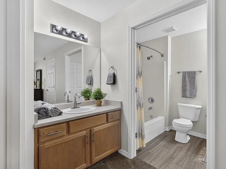 Eagles Landing Apartments — Photo 52
