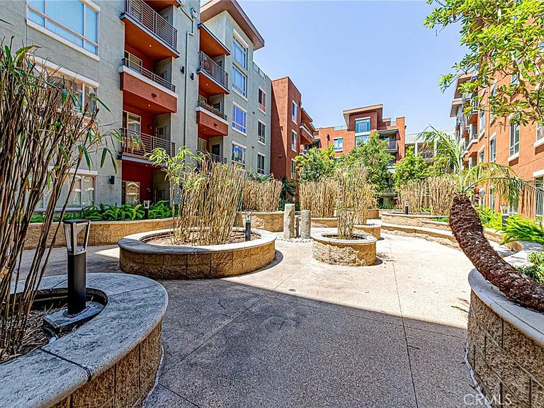 100 S Alameda #348 — Photo 41