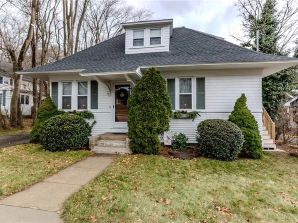 357 Warwick Neck Ave, Warwick, RI 02889