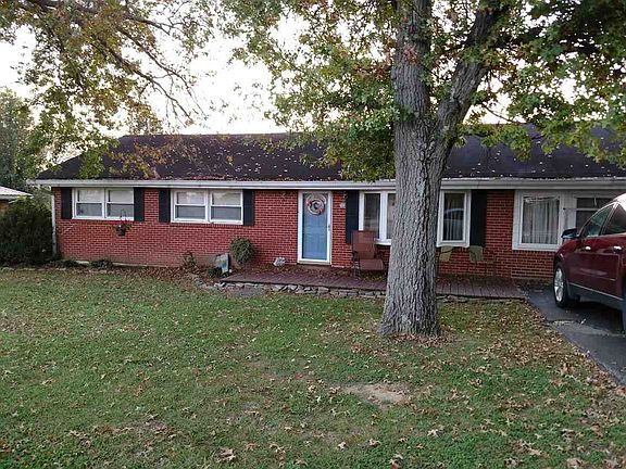 3rd image of 112 Kelly Ct