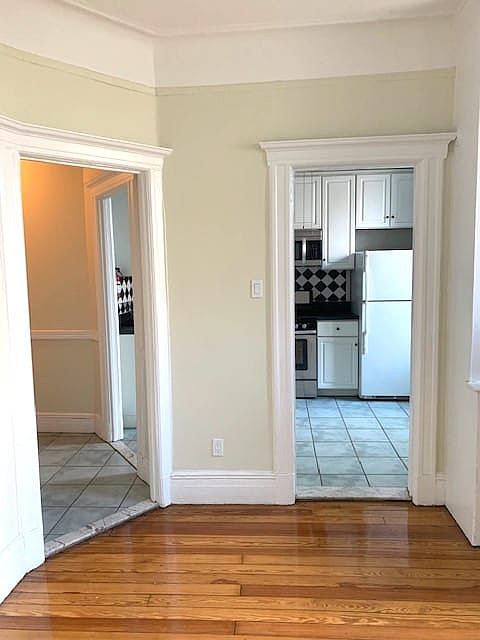 1st image of 1043 44th Dr APT 1