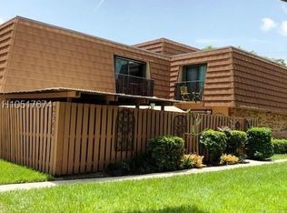 2560 Garden Ct, Cooper City, FL 33026