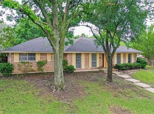 8272 Shadow Wood Dr, Woodway, TX 76712