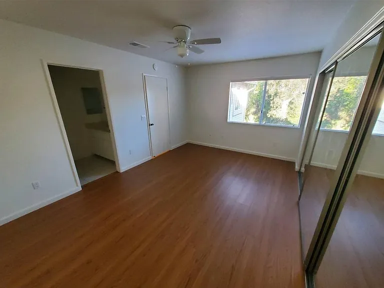 11353 Avenida De Los Lobos #G — Photo 18