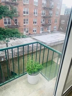 Rented by 18 REALTY | media 5