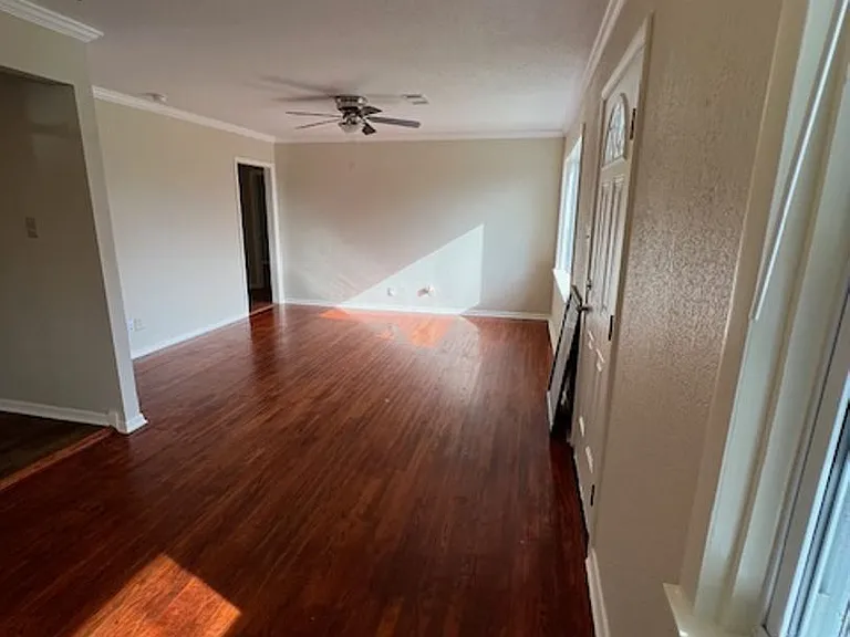 810 Woodlawn Ave — Photo 18