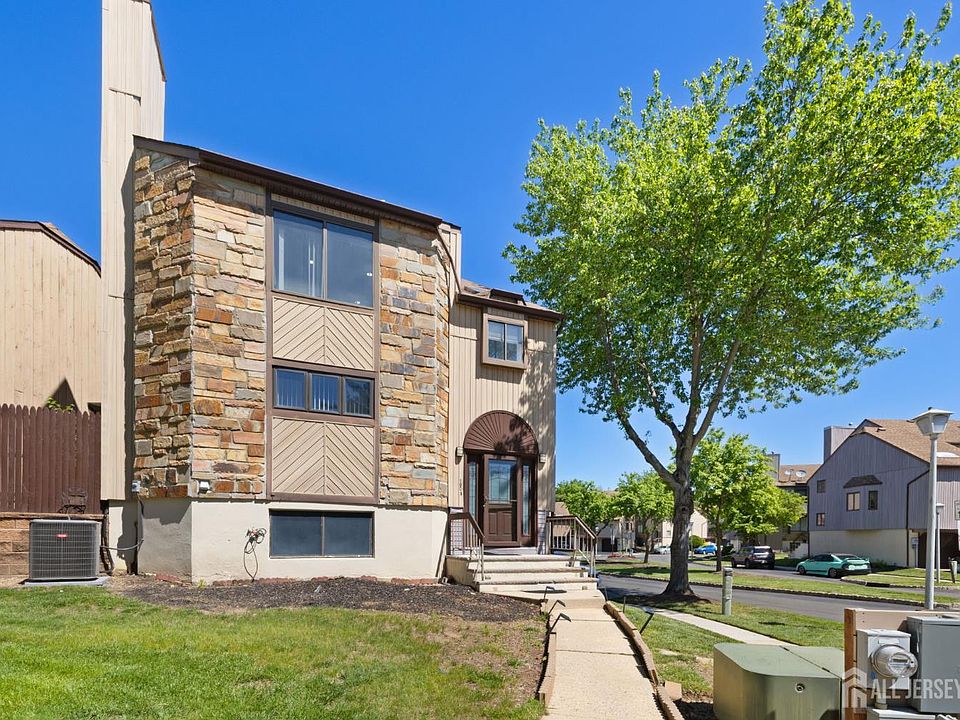 1st image of 190 Goldmine Ln