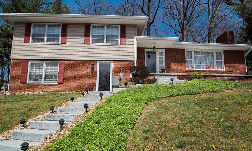 1st image of 2520 Maycrest St NW