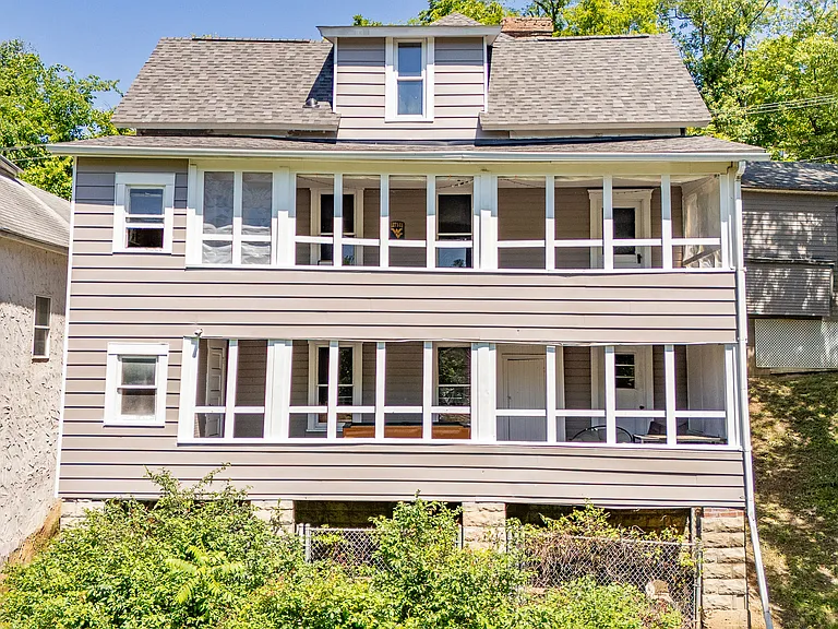 344 Stewart St — Photo 12