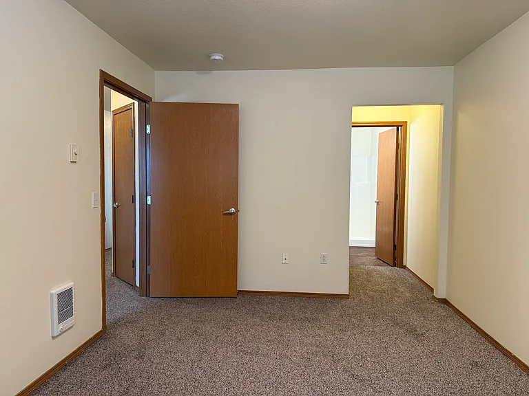 Alder Crossing Apartments — Photo 6