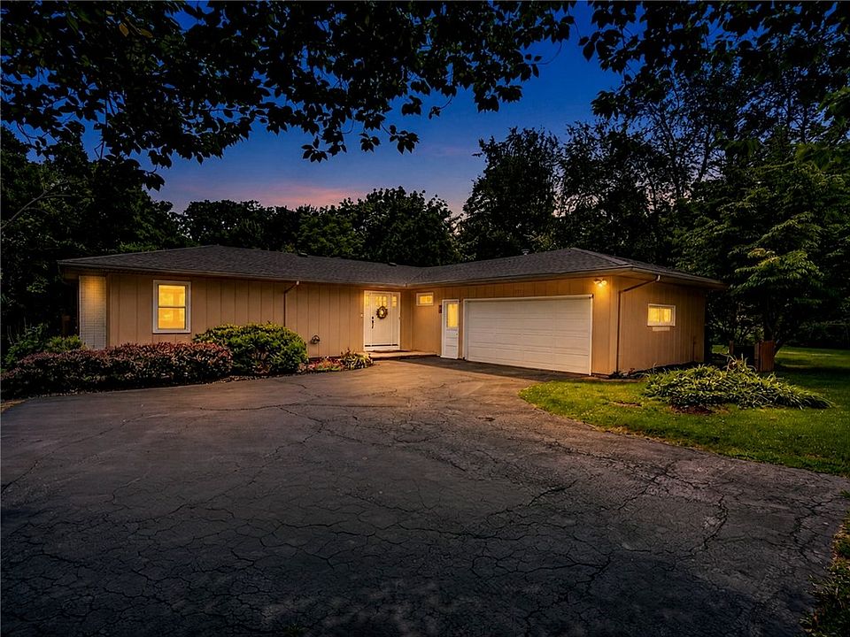 1st image of 1021 Fairport Rd