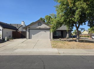 8237 Auberry Dr, Sacramento, CA 95828