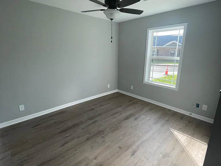 125 Dogwood Ct — Photo 12