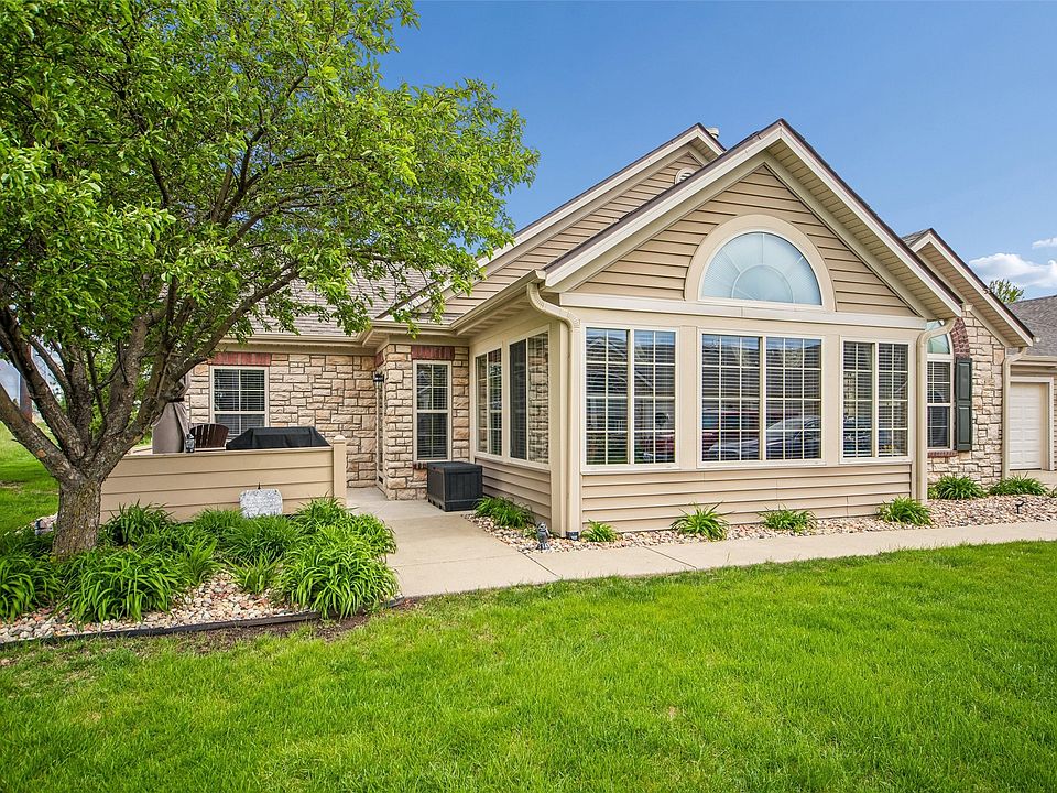 1st image of 3305 SE Glenstone Dr Unit 234