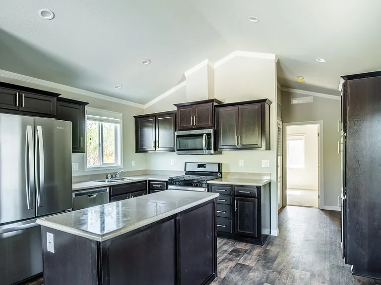 408 Springvalley Dr — Photo 3