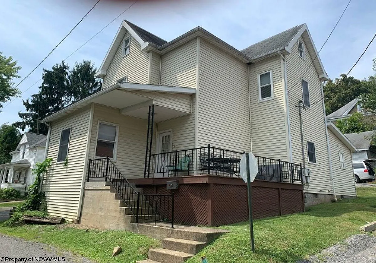 8 Spring St photo 1